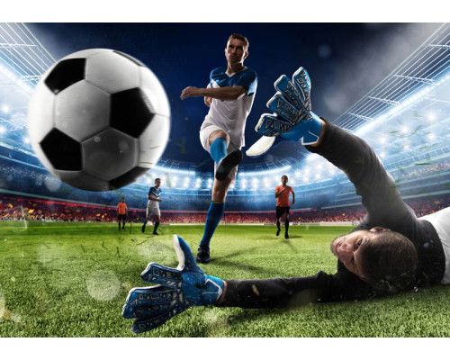 Fototapete eines Fußballs, der das Tor in einem großen Stadion erreicht, wobei alle Augen auf den entscheidenden Moment des Spiels gerichtet sind.