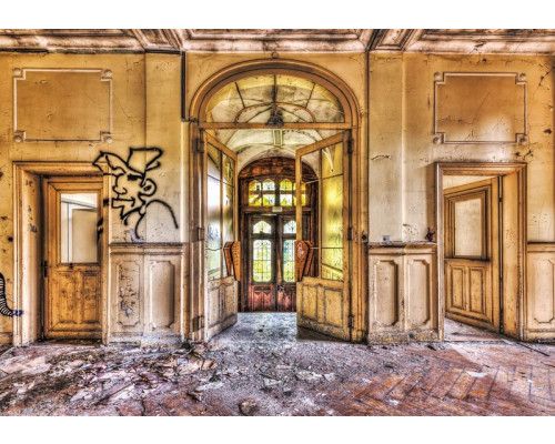 Urbane Fototapete eines alten Industriegebäudes, roher und verwitterter Look.