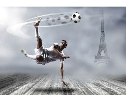 Fototapete eines Fußballers, der einen Fallrückzieher in Frankreich mit dem Eiffelturm im Hintergrund ausführt.