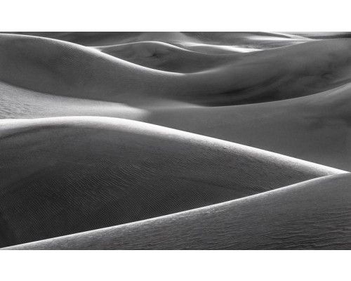 Wüstenlandschaft im Death Valley mit einer beeindruckenden Sandlandschaft.