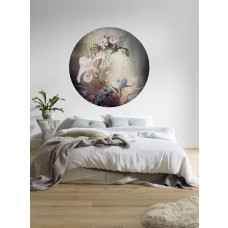 Ein Tapetenkreis mit einem exotischen Blumenarrangement für ein Schlafzimmer.