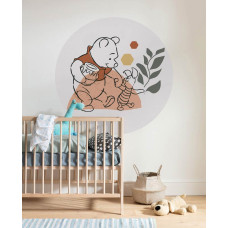 Ein Tapetenkreis mit Winnie Puuh und Ferkel, Disney-Thema, sichtbar in einem Kinderzimmer.