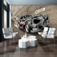 Eine Fototapete mit einem dunklen Auto und einem Totenkopf im "666 Motel" im Rock'n'Roll-Stil.