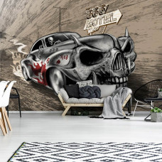 Eine Fototapete mit einem Totenkopf und einem Auto im "666 Motel" im Wohnzimmer.