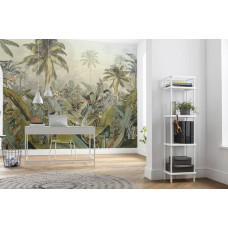 Eine Fototapete mit einer schönen Darstellung des Amazonas-Dschungels, voller Pflanzen und Blumen, in einem abenteuerlichen Stil. Ideal für ein Büro, um eine natürliche und energetische Atmosphäre zu schaffen.