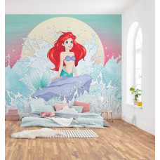 Eine Fototapete mit Ariel aus Die kleine Meerjungfrau in einem wunderschönen Unterwasserdesign, perfekt für ein Kinderzimmer.