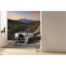 Eine Fototapete mit dem zauberhaften Heart Lake, ideal für das Wohnzimmer.