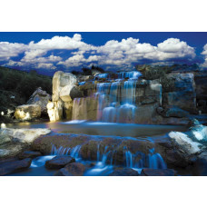 Fototapete mit einem blauen Wasserfall in einer natürlichen Umgebung.