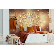 Eine Fototapete mit einem Baum voller goldener Schmetterlinge, die ein Schlafzimmer erhellt.