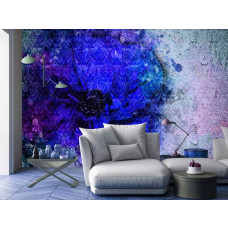 Eine Fototapete mit einer gemalten blauen Blume für das Wohnzimmer.