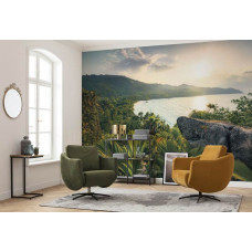 Eine Fototapete der atemberaubenden Aussicht auf Anse Lazio, mit einem goldenen Himmel.