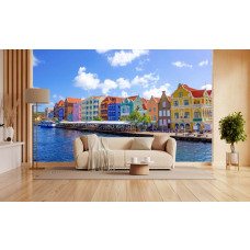 Fototapete mit der berühmten Handelskade von Willemstad in einem modernen Wohnzimmer.