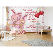 Eine Fototapete mit Häschen, Herzen und einem Spruch für Kinder im Babyzimmer und Mädchenzimmer.