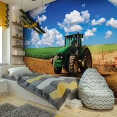 Fototapete mit grünem Traktor in der Landschaft für das Kinderzimmer.