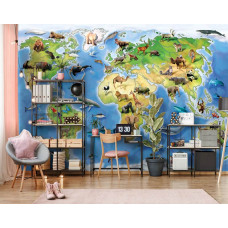 Eine Fototapete mit Tieren und Weltkarte für ein verspieltes Kinderzimmer.