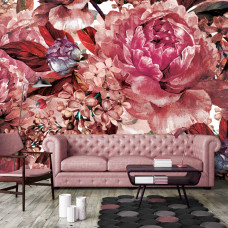 Eine Fototapete im Gemäldestil mit Blumen in rotem Kunststil, zu sehen im Schlafzimmer und Wohnzimmer.