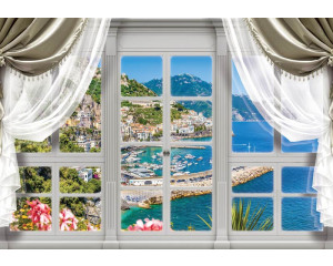 Fototapete einer Stadt mit Blick auf das Meer und die Berge durch ein Fenster in 3D-Perspektive.