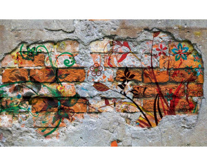 Fototapete mit einer gemalten Blumenwand auf einem Betonhintergrund.