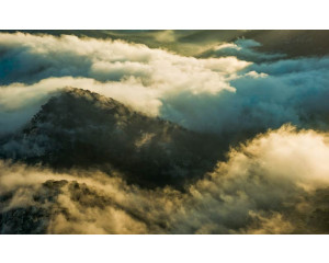 Cap de Formentor Fototapete mit Wolken und Blick auf Mallorca.