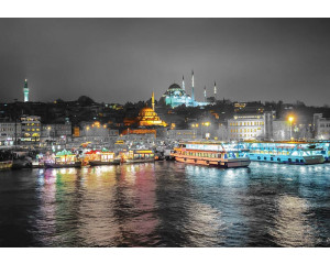Panoramablick auf die Stadt auf einer modernen Fototapete mit leuchtenden Farben gerendert.