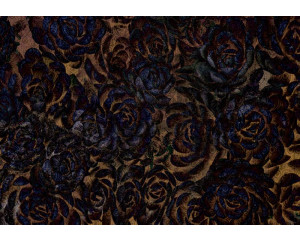 Dunkle Blumen in einem eleganten Design auf einer Fototapete.