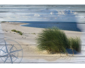 Natürliche Dünen, Strand und Meer in einer beruhigenden Fototapete mit Holzplanken.