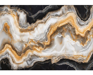 Fotobehang met een golvend marmerpatroon in beige en goudaccenten voor een luxueuze uitstraling.