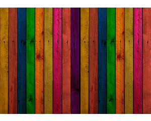 Fototapete von bunten Regalen in Holzoptik, Industriedesign.