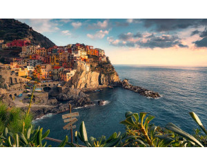 Manarola Cinque Terre mit Blick auf das Mittelmeer in Italien.