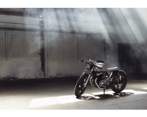 Robustes Motorrad auf Fototapete, kraftvolles und robustes Design.