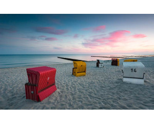 Ostsee-Traumlandschaft mit Meer und Strand, perfekt für eine heitere Atmosphäre.