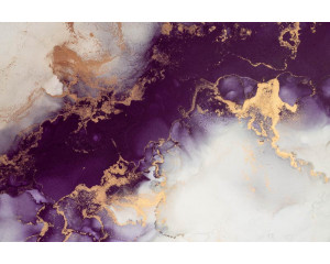 Lila und goldene Marmor-Fototapete mit einem luxuriösen und abstrakten Design, das Kraft und Eleganz ausstrahlt.