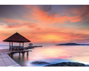 Fototapete von einem Pier am Meer, ruhige Atmosphäre.