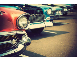 Fototapete mit Retro-Autos im Vintage-Stil.