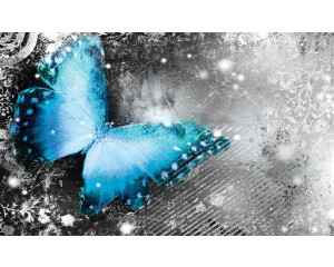 Fototapete eines Schmetterlings, mit magischen und künstlerischen Elementen im Malstil.