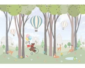 Fototapete mit fröhlichen Waldtieren und Heißluftballons in einer verspielten Umgebung, perfekt für einen freundlichen und abenteuerlichen Look.