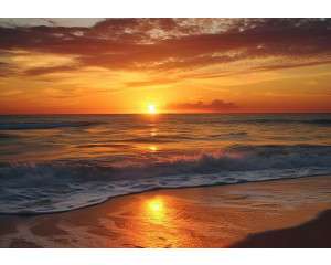 Sonnenuntergang am Meer, mit einer malerischen Naturlandschaft, die die Ruhe des Abends auf diesem Fotohintergrund widerspiegelt.