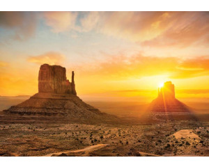 Fototapete eines Sonnenuntergangs in der Wüste von Arizona, mit dramatischen Felsen.