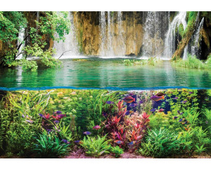 Fototapete mit einem Wasserfall in einem tropischen Regenwald, wobei der 3D-Effekt für beeindruckende Tiefe sorgt.